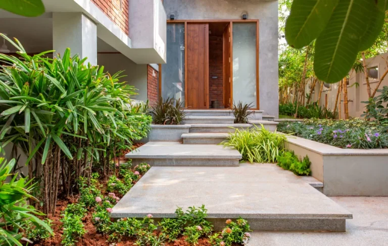 How Longview Home Designs Impact Pest Entry Points